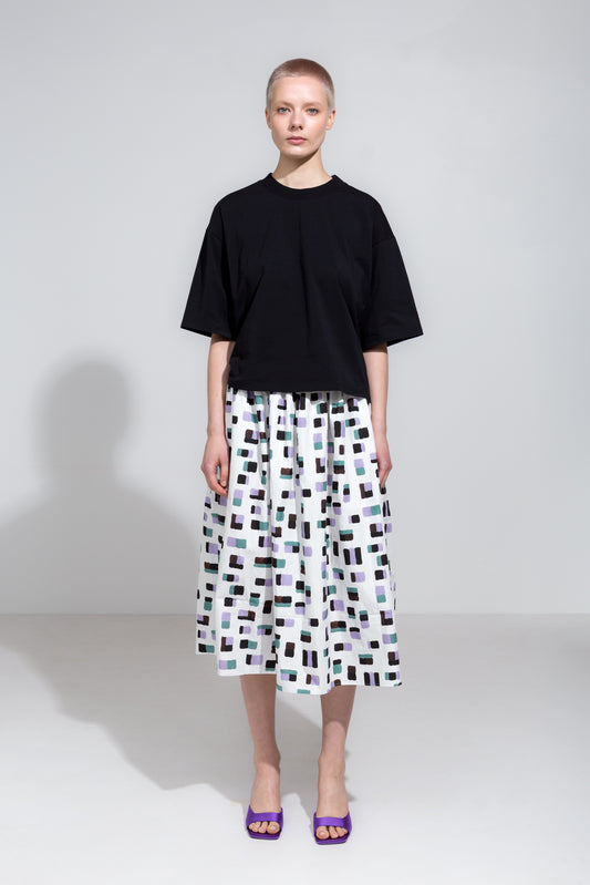 Midi skirt in print and organic cotton black oversize t-shirt