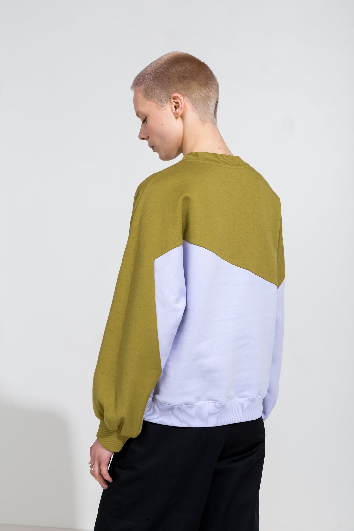 Gigi Sweatshirt in Olive and Lilac