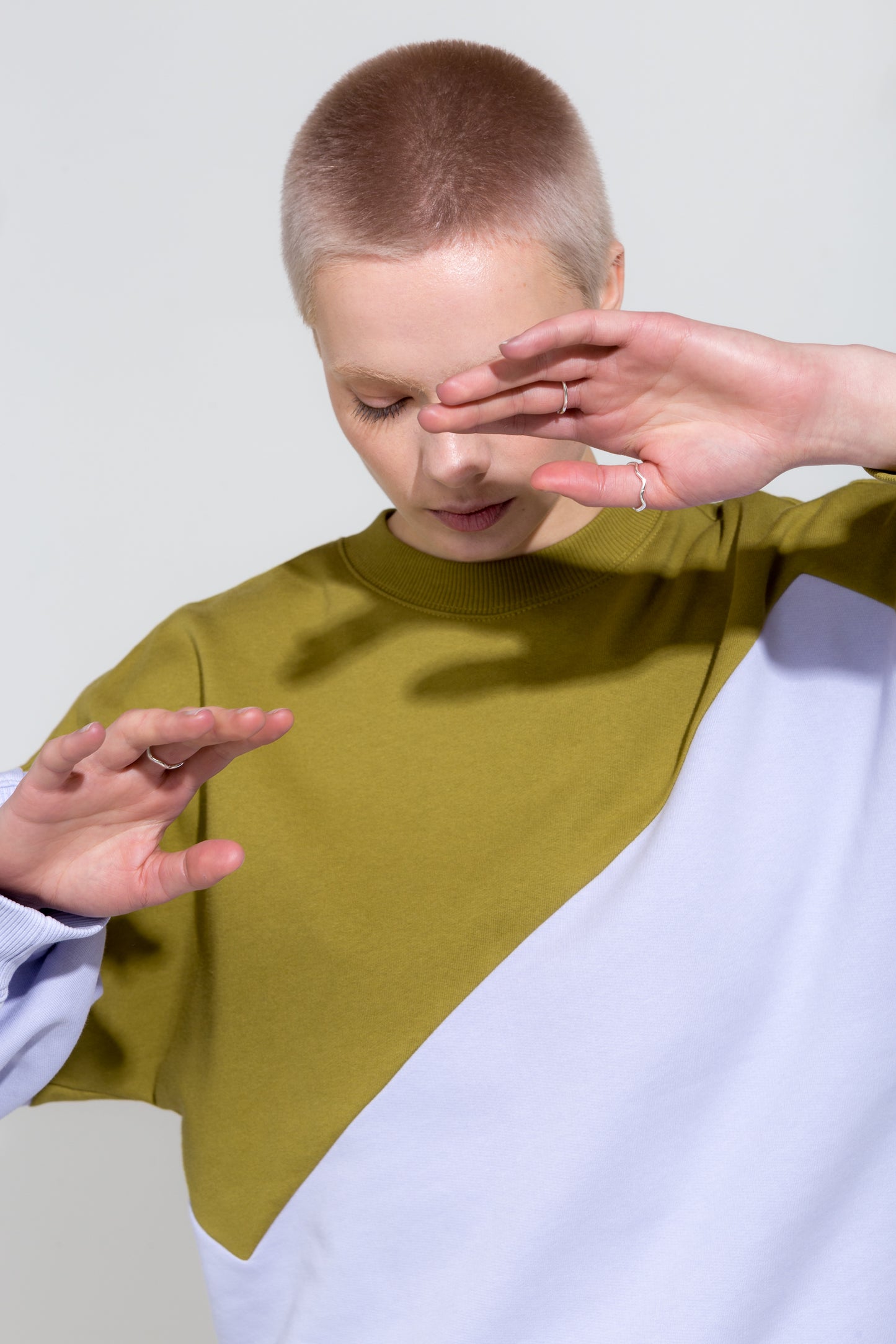 Gigi Sweatshirt in Olive and Lilac