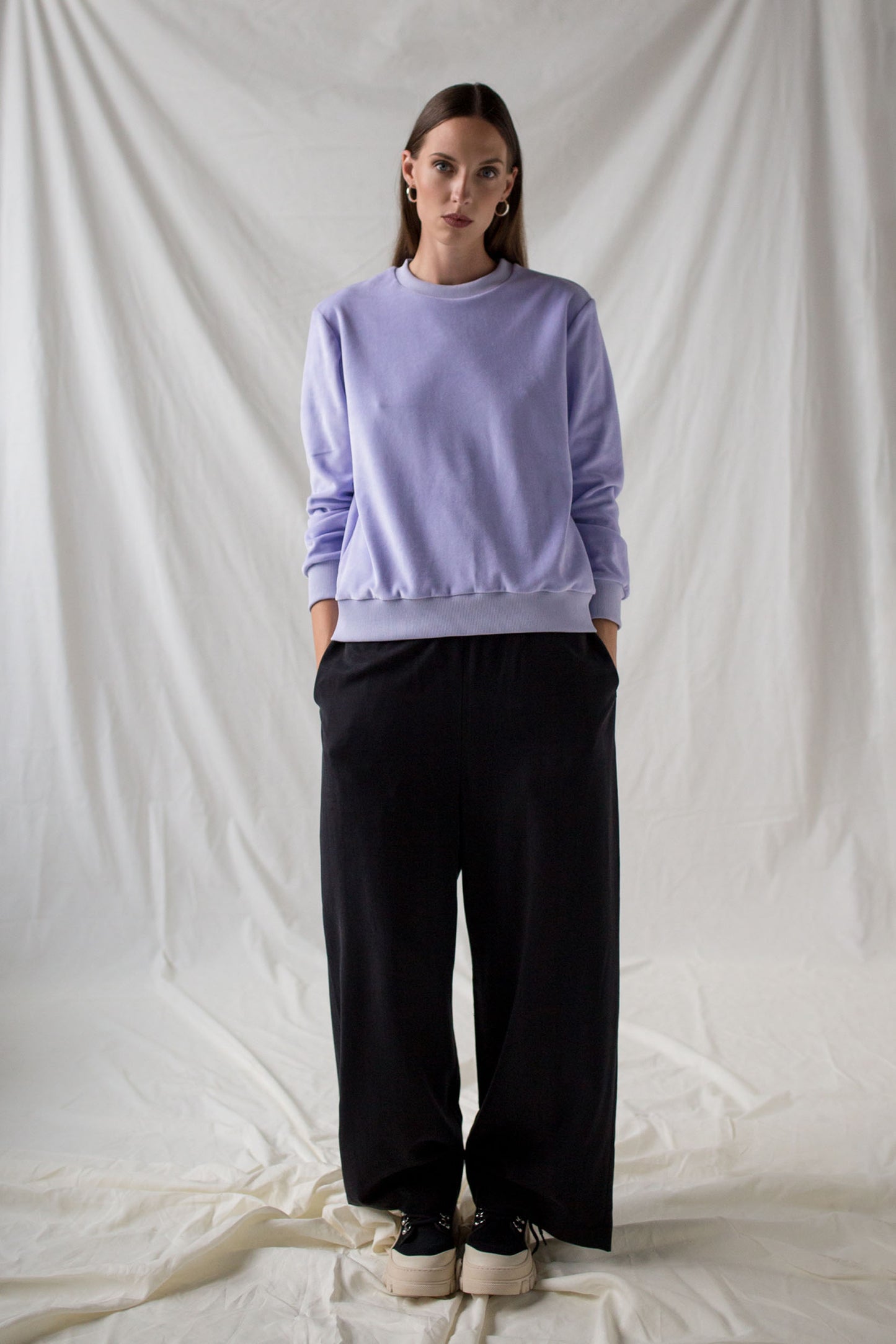 Lilac organic velour sweatshirt and tencel trousers
