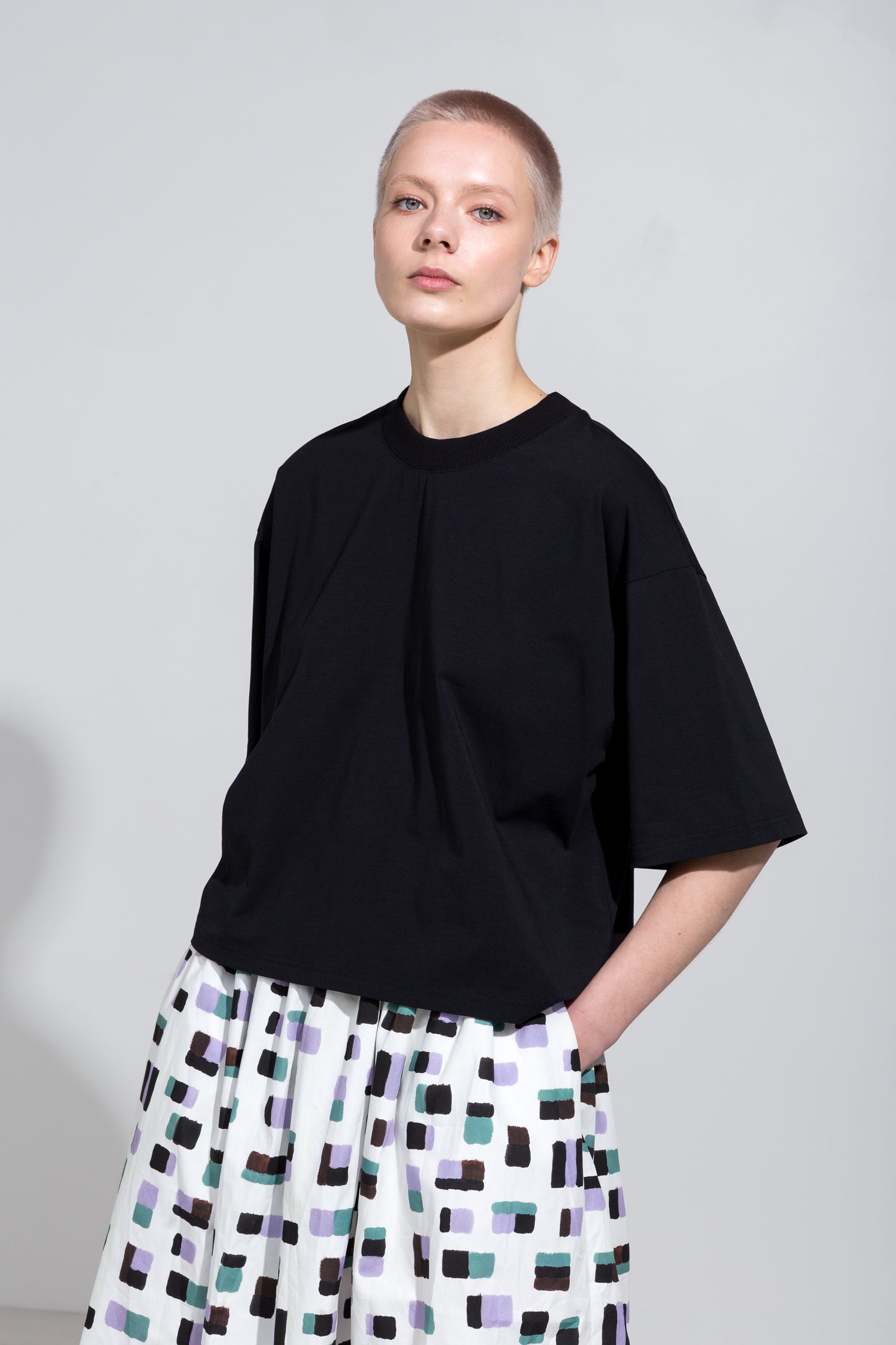 Black organic t-shirt and midi skirt in print