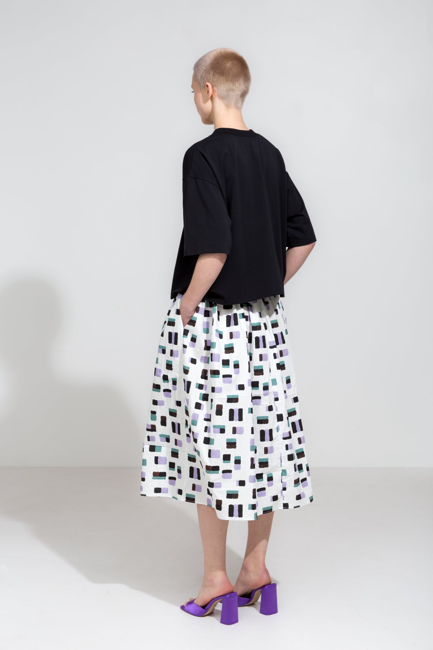 Black organic t-shirt and midi skirt in print