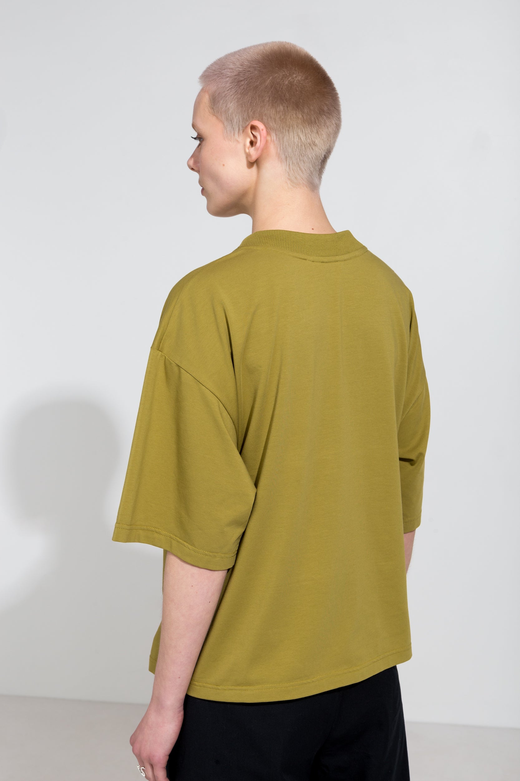 Oversize organic t-shirt in olive green
